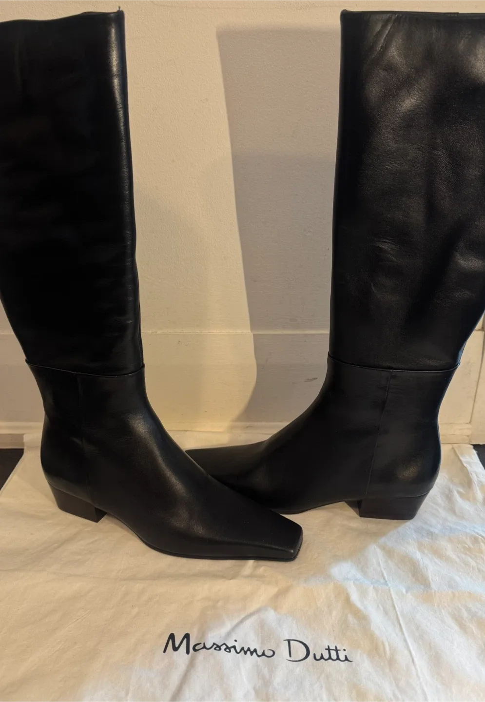Massimo Dutti Black boots image indicator(6)