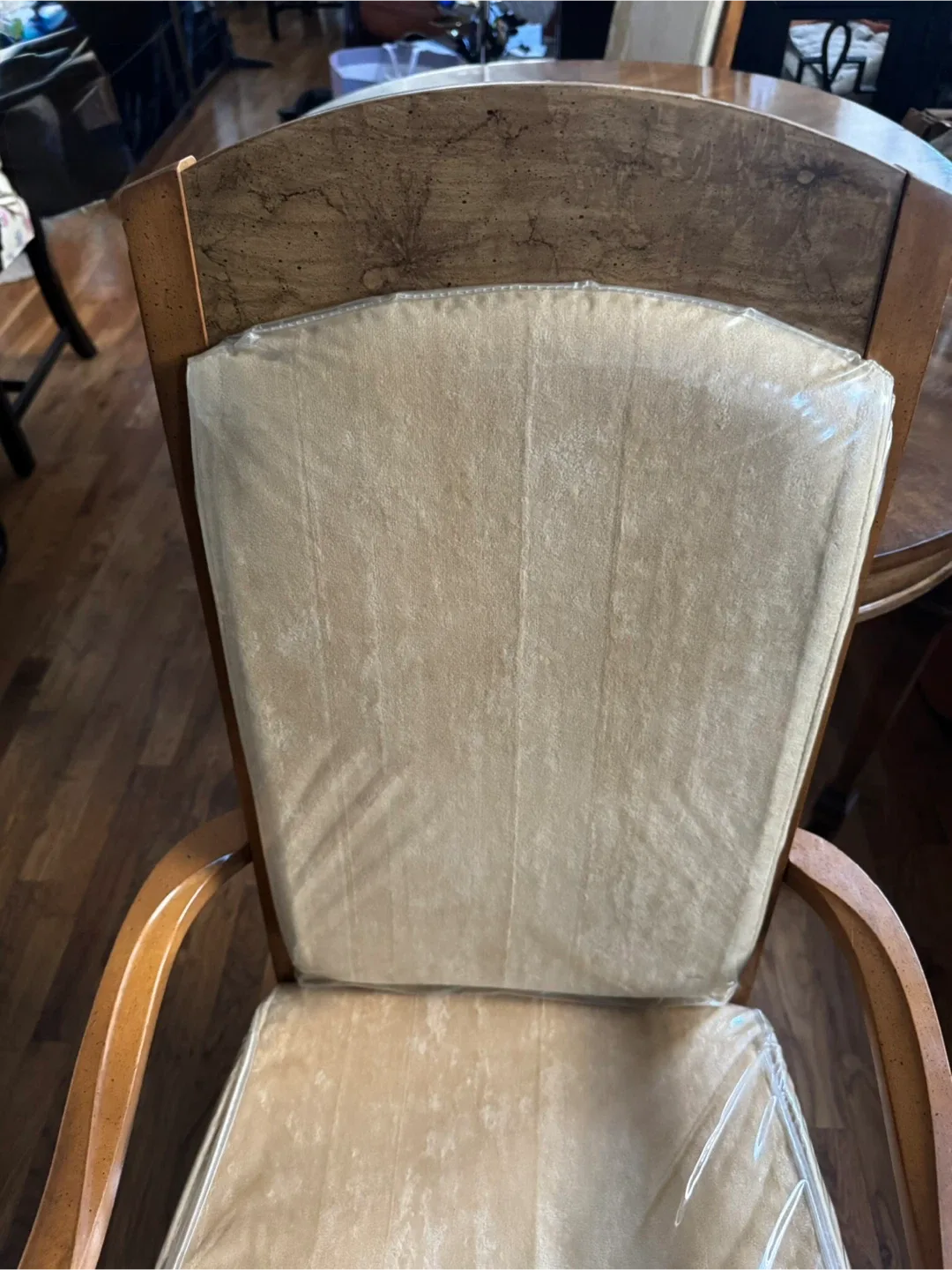 Extendable Dining Table and Chairs Set image indicator(7)