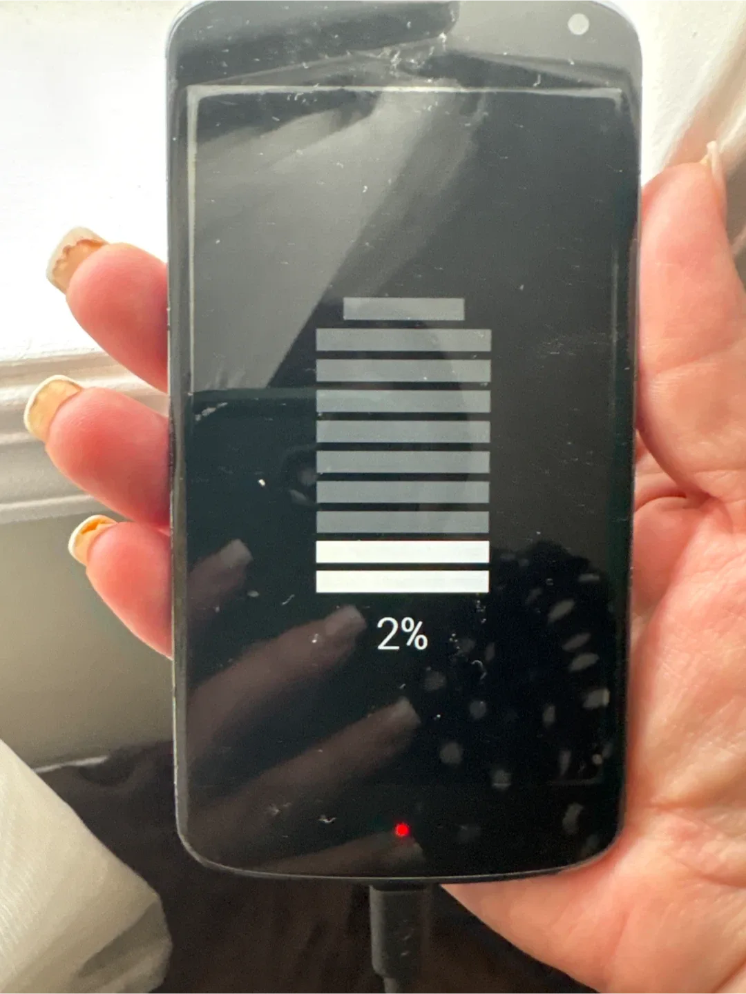 LG Nexus Phone & Earbuds image indicator(2)