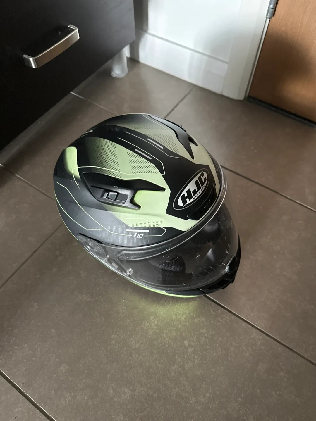 HJC i10 Helmet - Black/Green