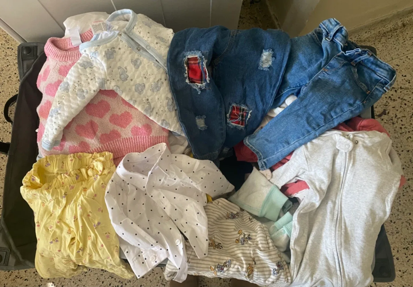 Mixed Baby Clothes Bundle image indicator(5)