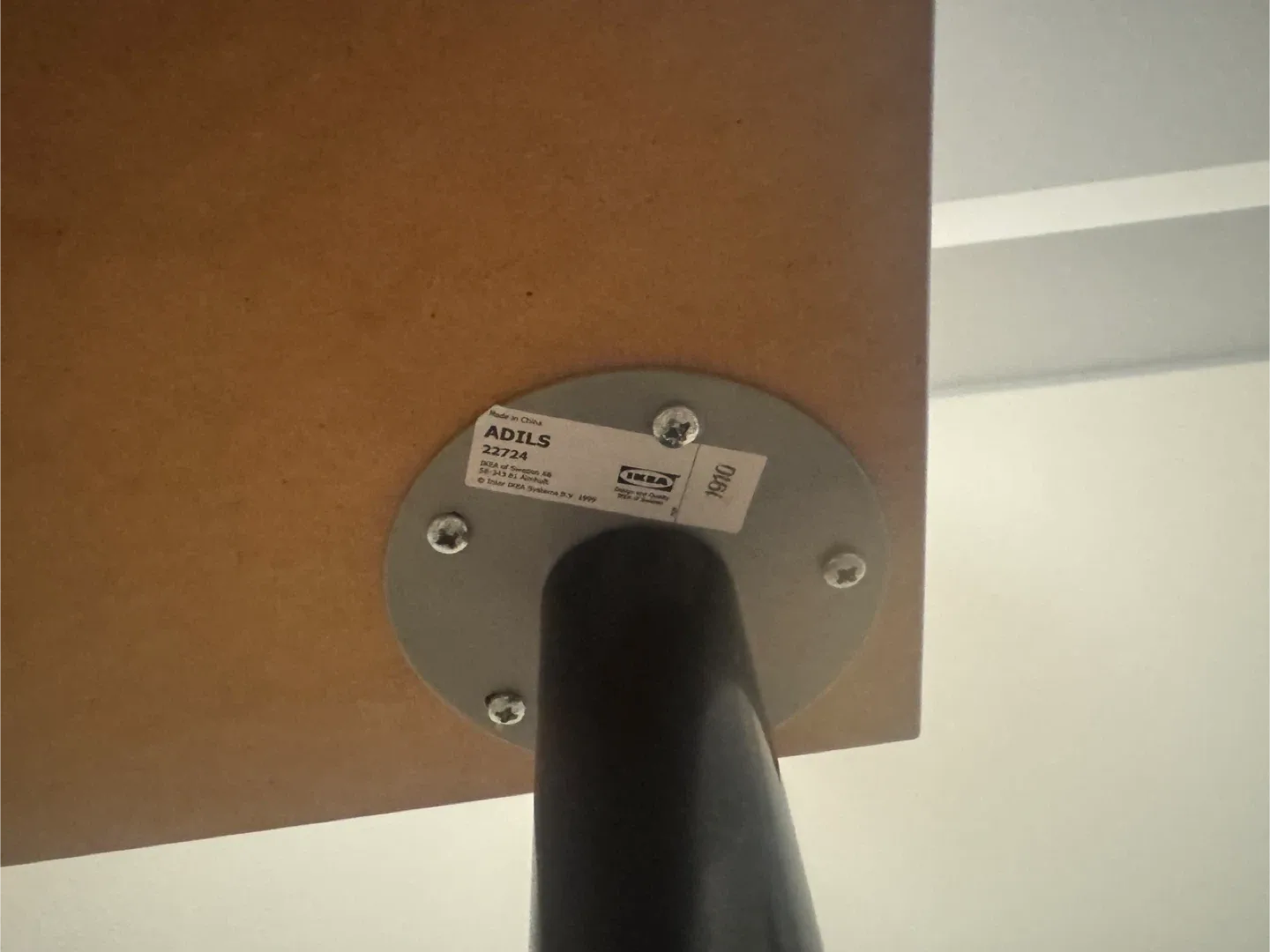 IKEA ADILS Table and Leg