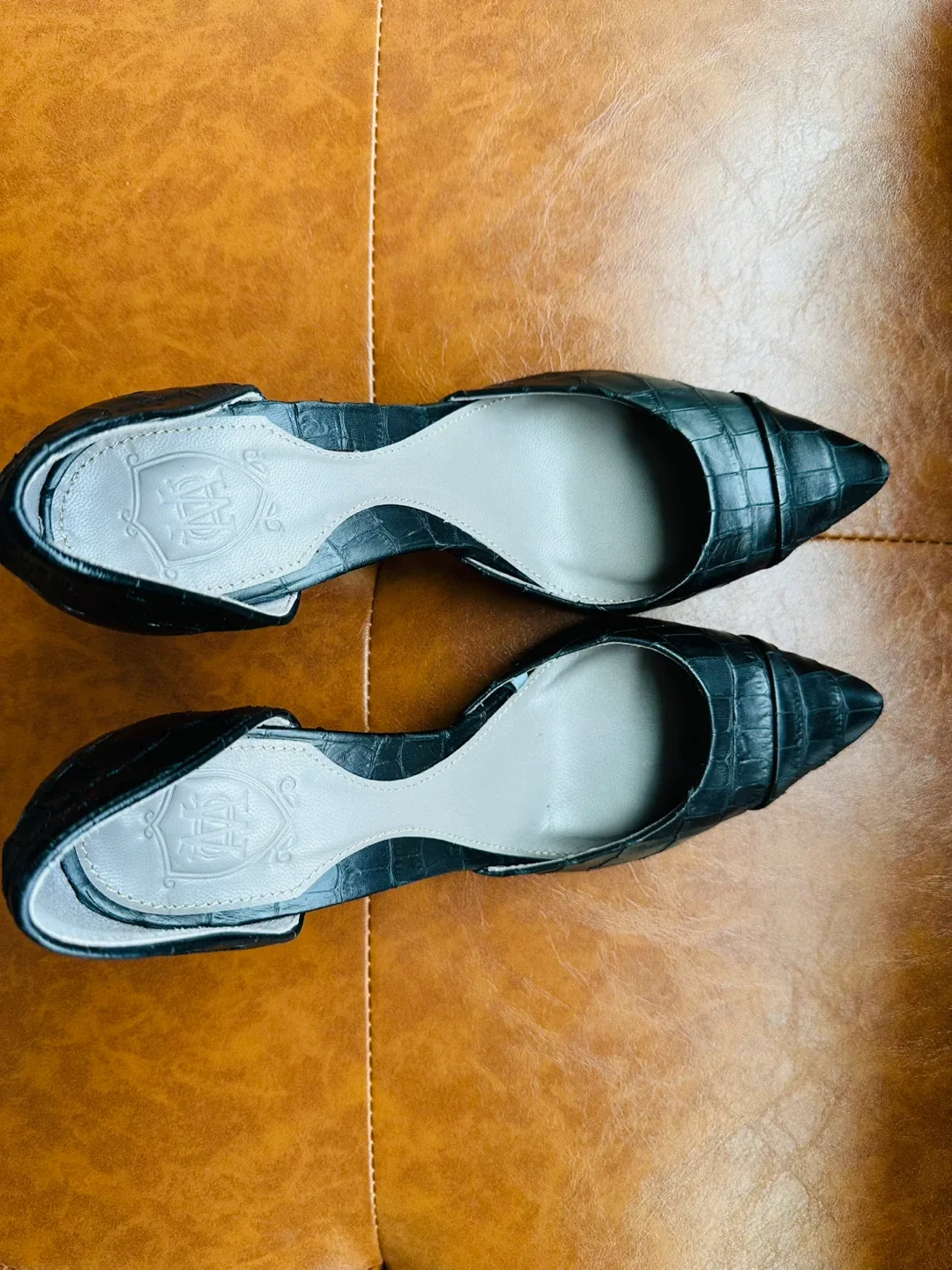 Massimo Dutti, leather chalk Heels, Size 39-$100 image indicator(2)