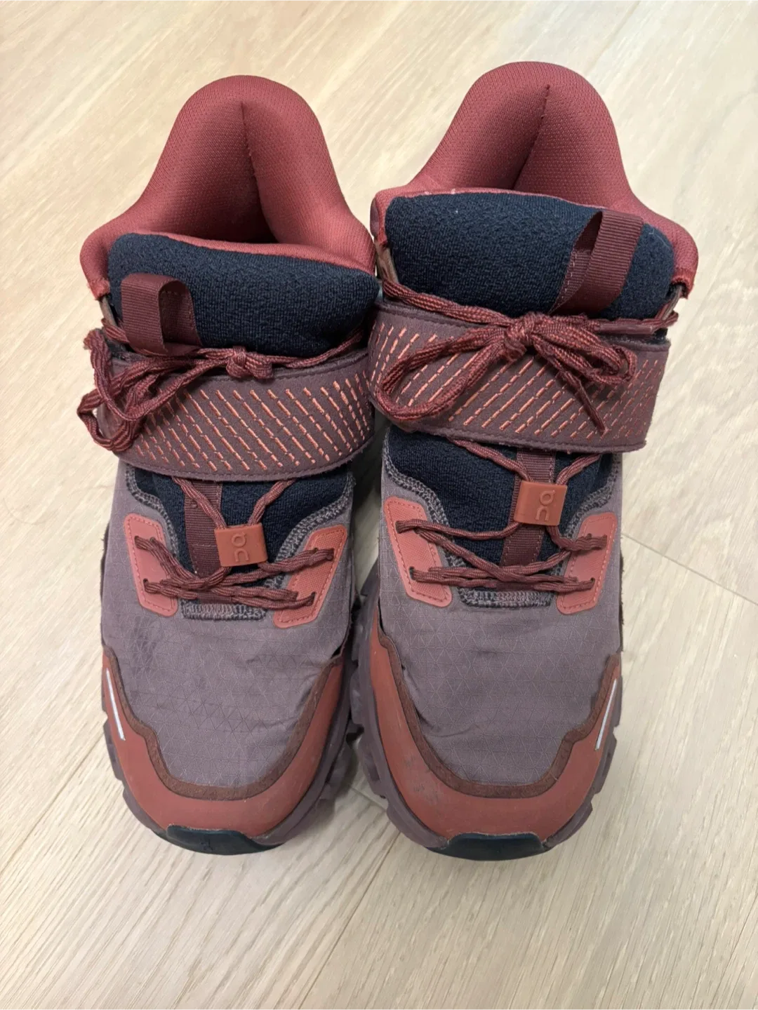 ON men’s shoes Hi Edge Defy image indicator(3)