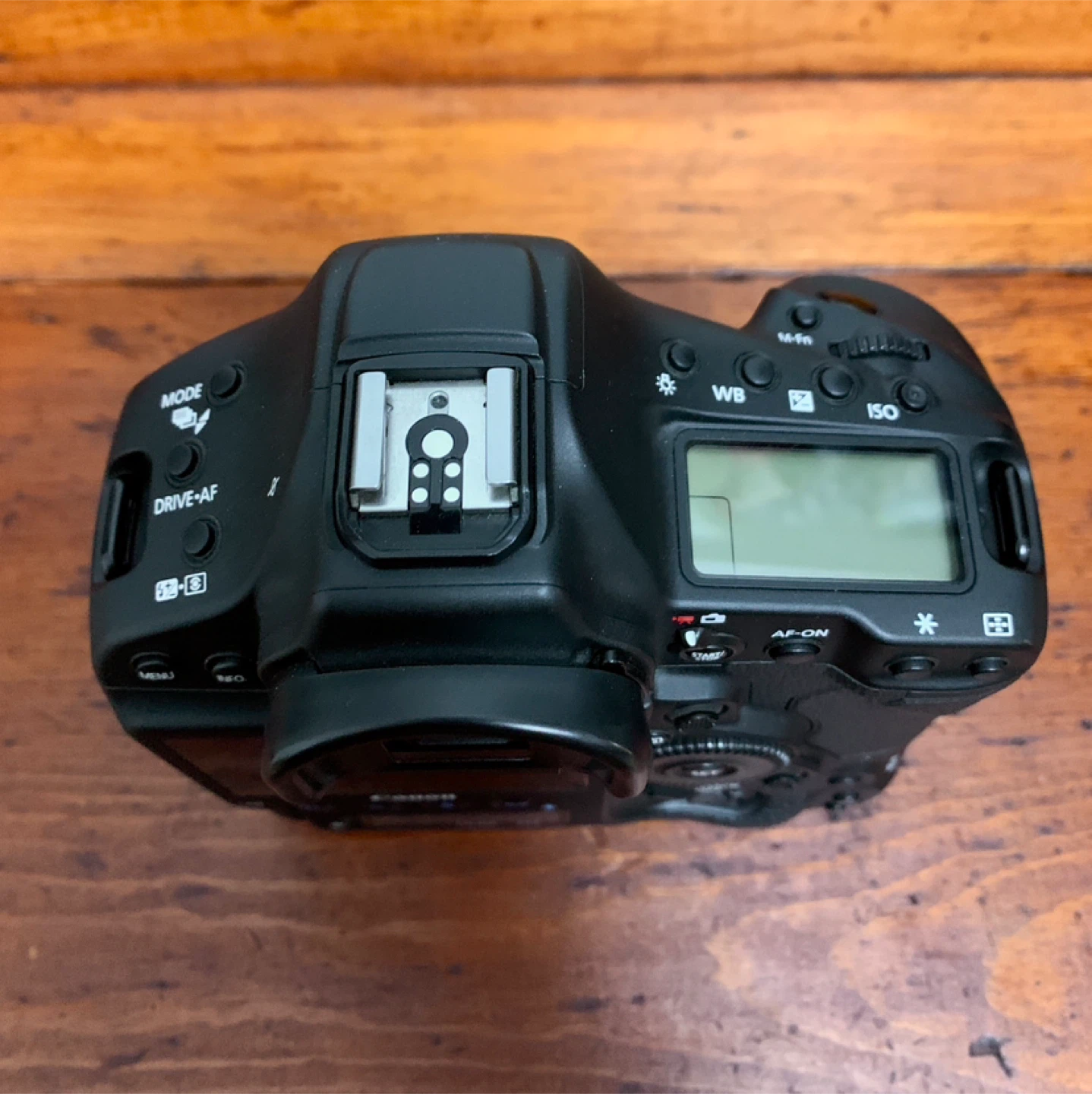 Canon EOS-1D X Mark II DSLR Camera - photo 4