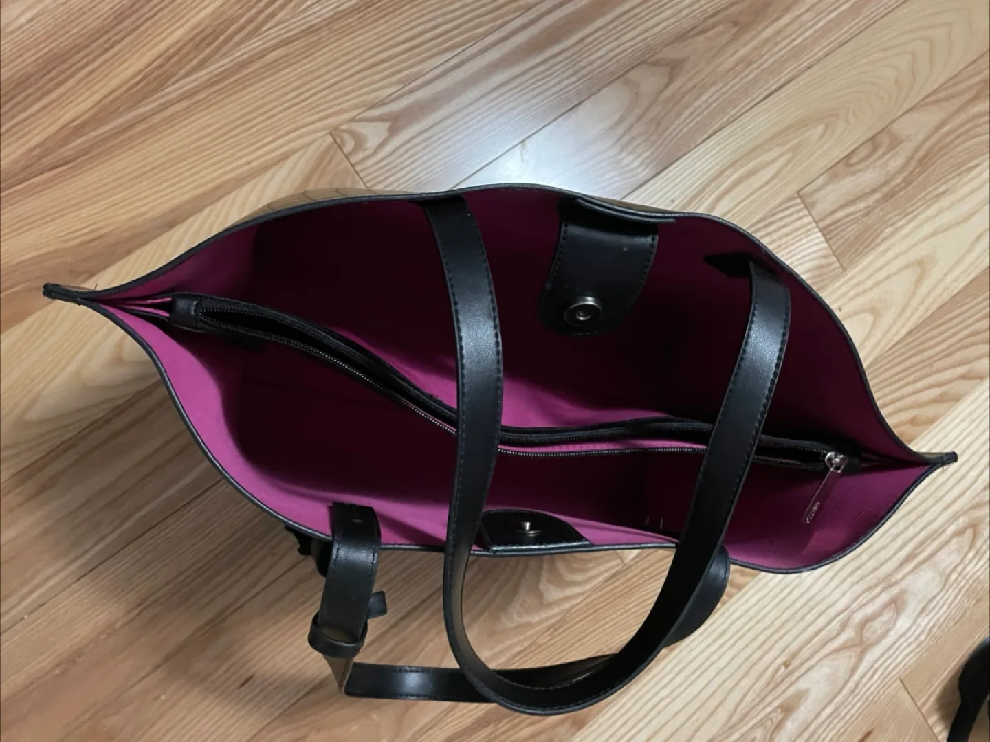 Arezzo Black Tote Bag image indicator(4)