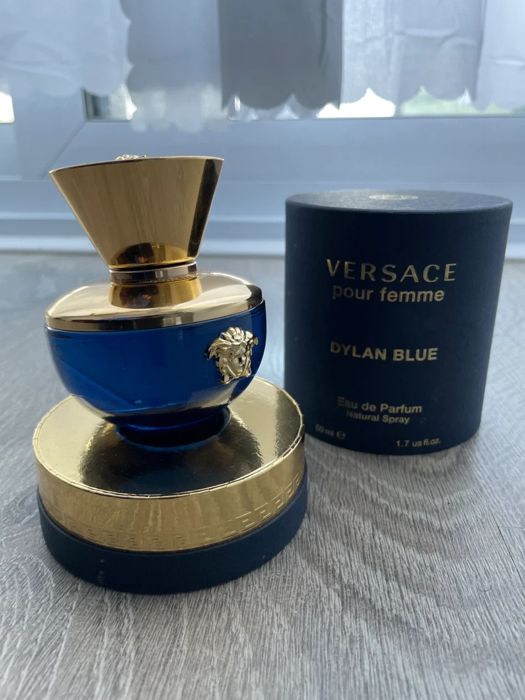 Versace Dylan Blue Pour Femme Eau de Parfum 50ml image indicator(2)