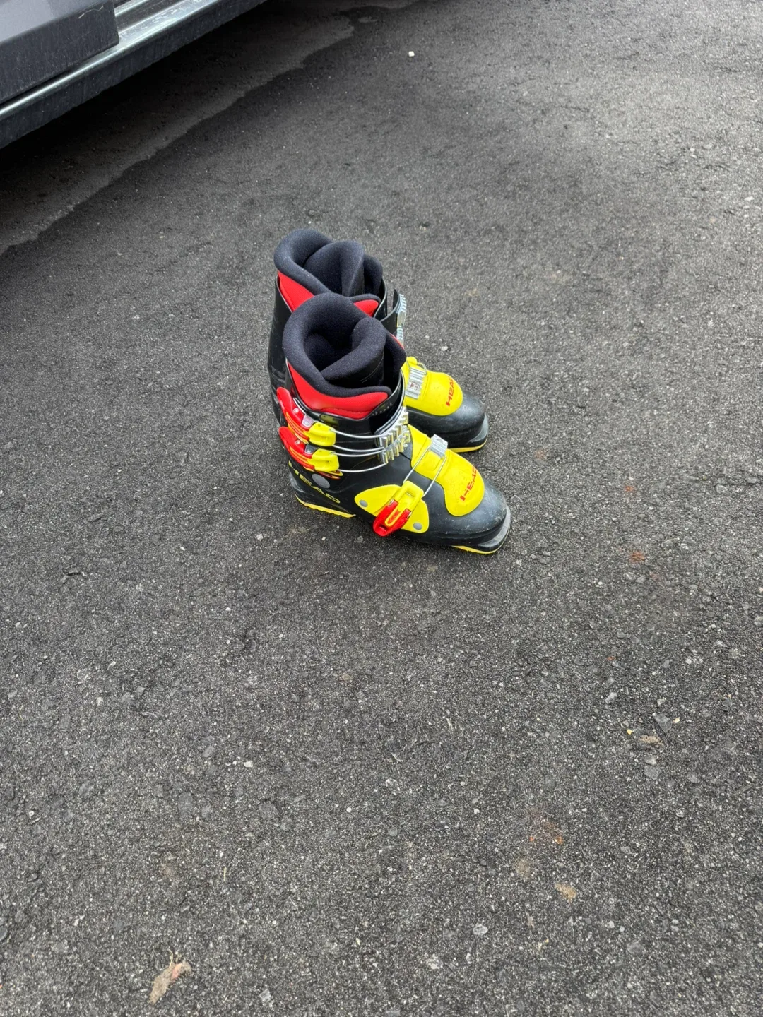 Atomic Skis & Head Ski Boots Set image indicator(4)