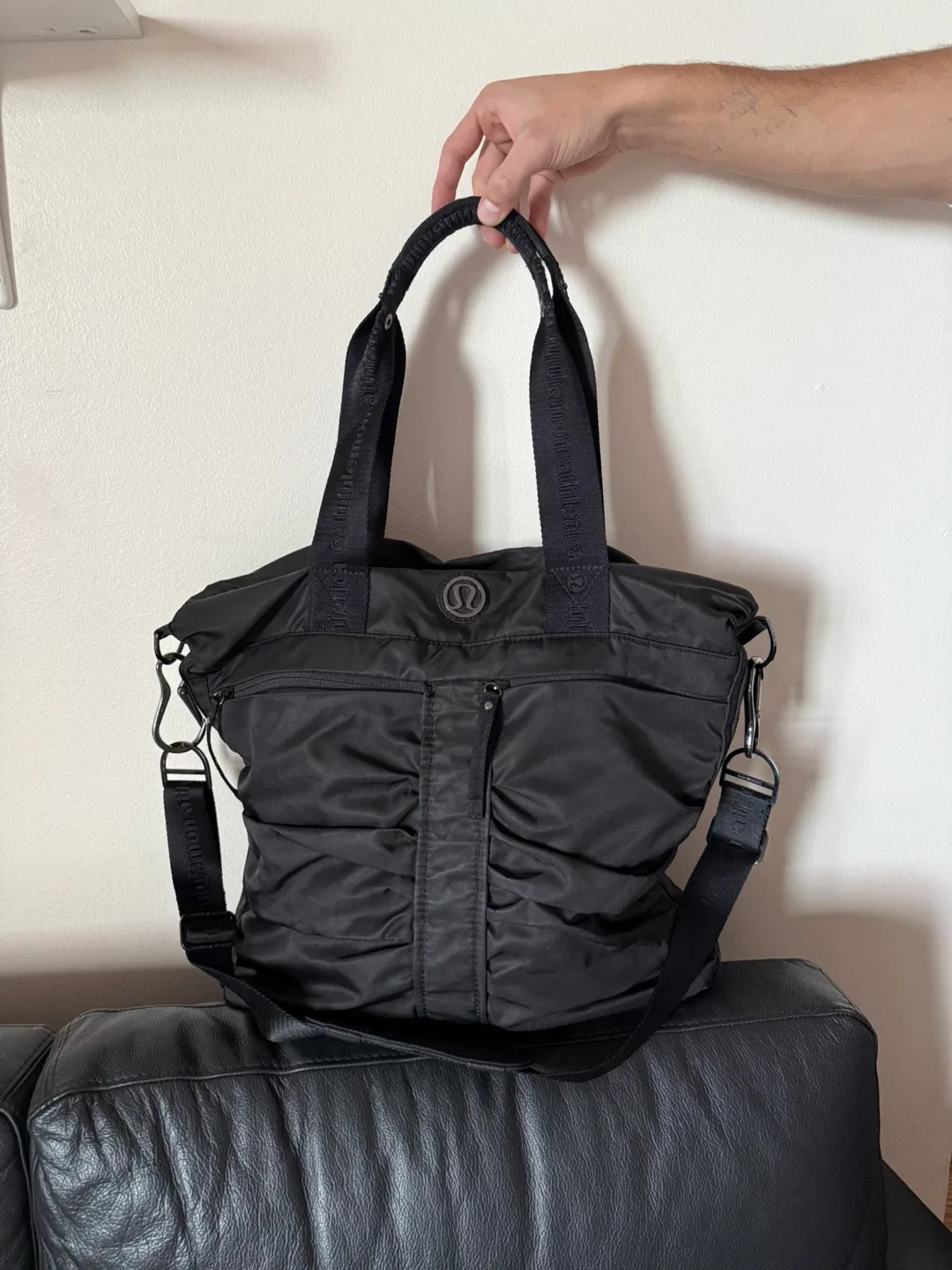Lululemon Black Tote Bag image indicator(2)