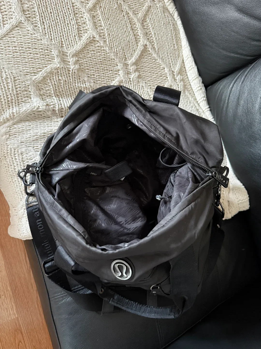 Lululemon Black Tote Bag image indicator(5)