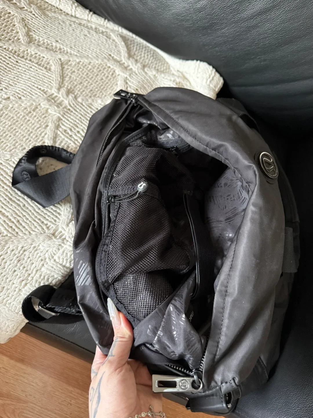 Lululemon Black Tote Bag image indicator(6)