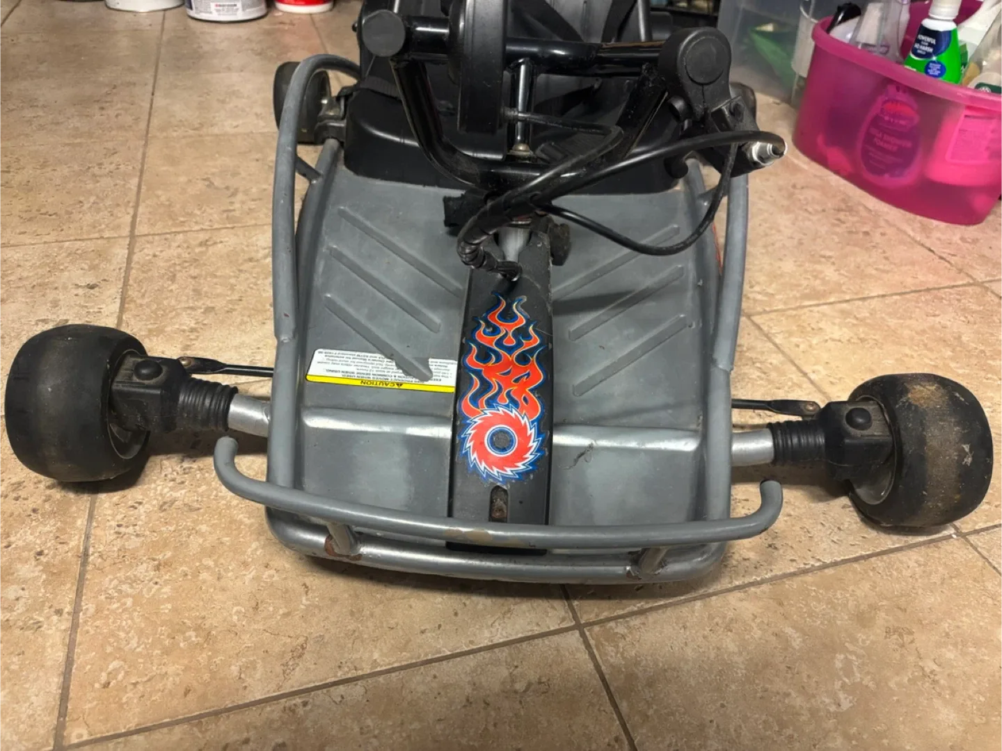 Razor Ground Force Electric Go-Kart for Ages 8+ image indicator(3)