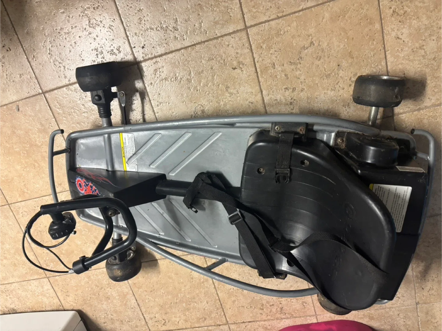 Razor Ground Force Electric Go-Kart for Ages 8+ image indicator(4)