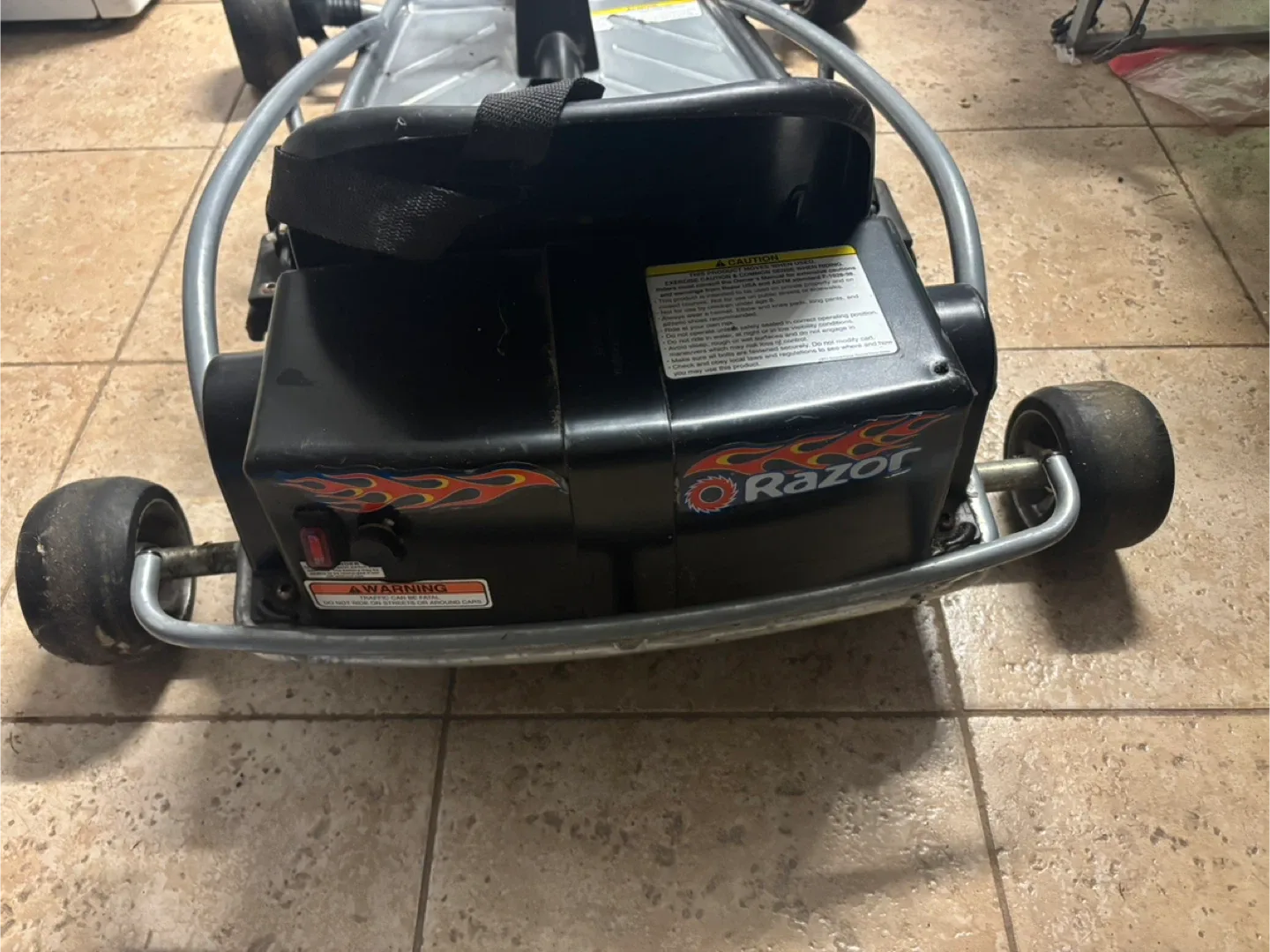 Razor Ground Force Electric Go-Kart for Ages 8+ image indicator(5)