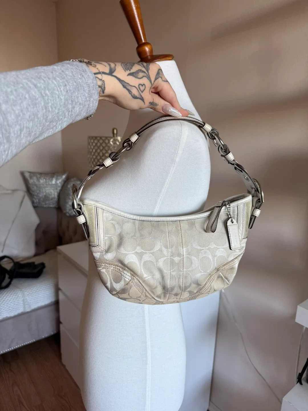 Coach Signature Demi bag image indicator(3)