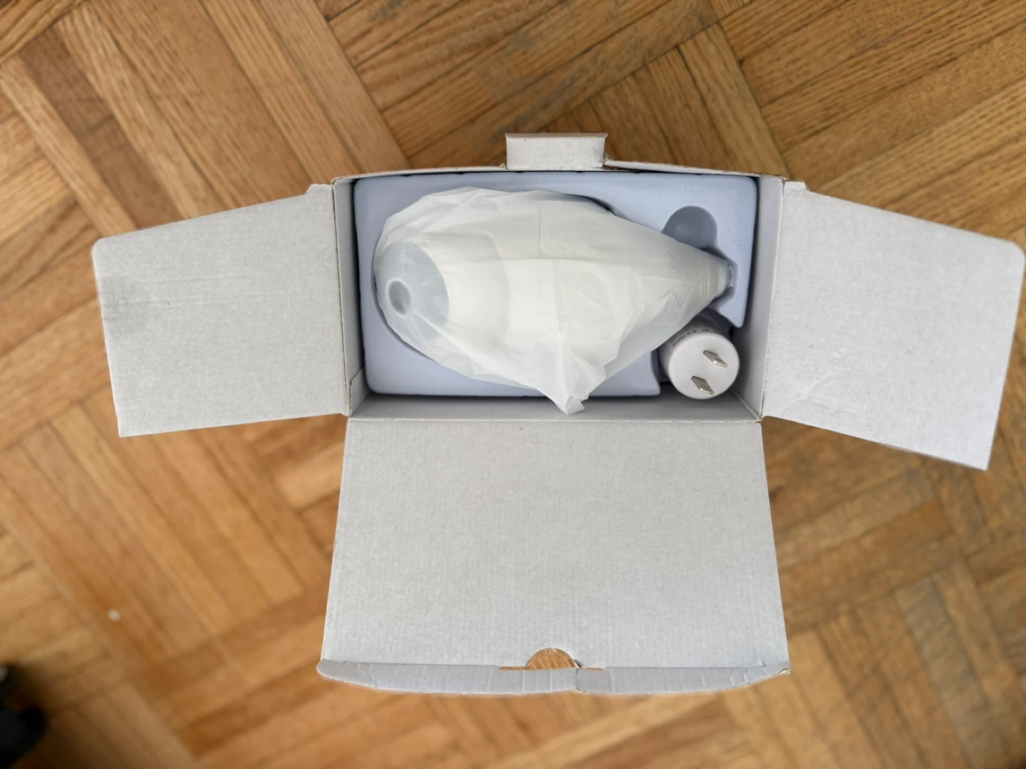 New SYMYNELEC Light Bulb Security Camera - photo 4