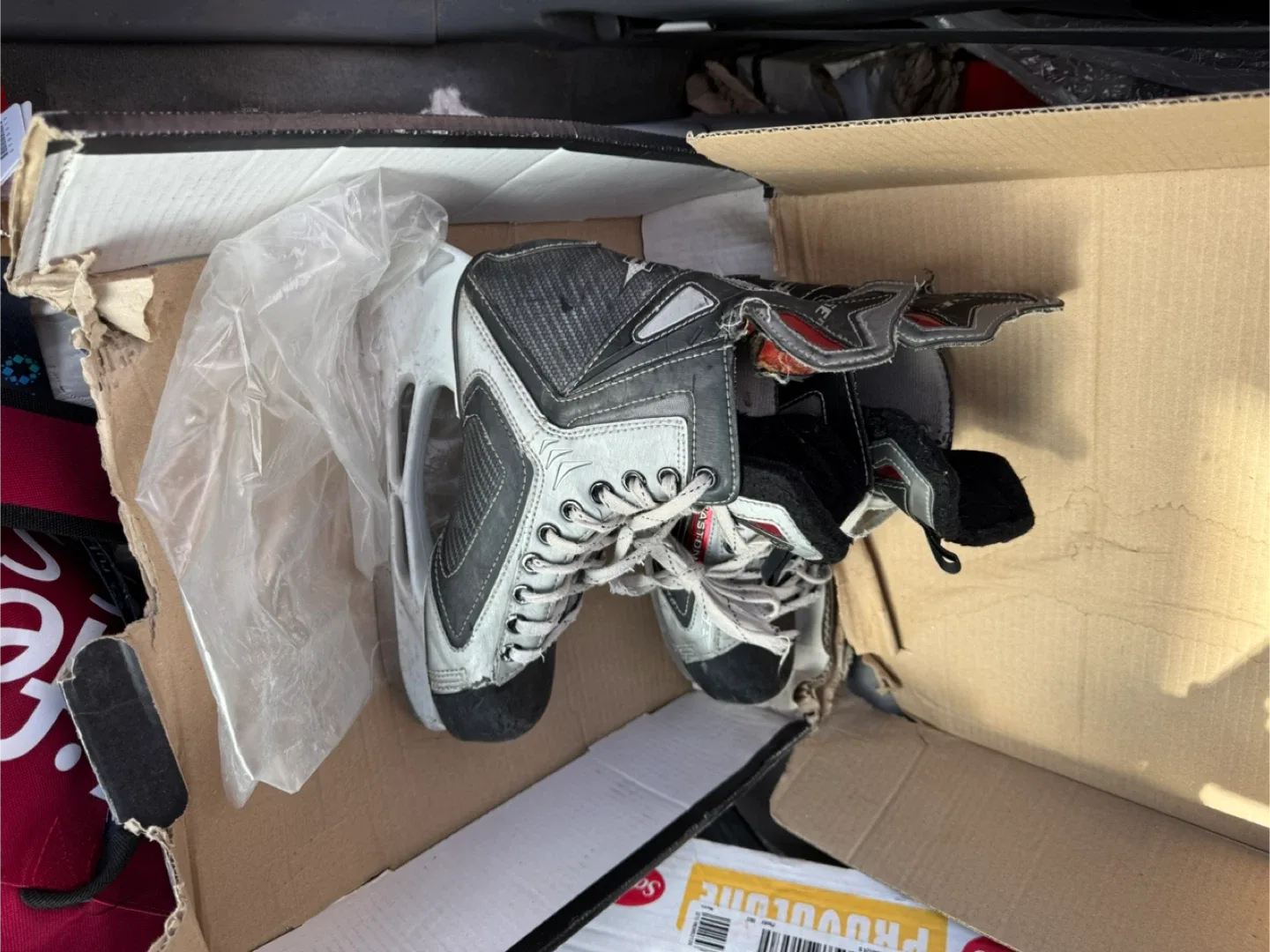 Used Bauer Ice Skates, Size 8 fit size 9 image indicator(2)
