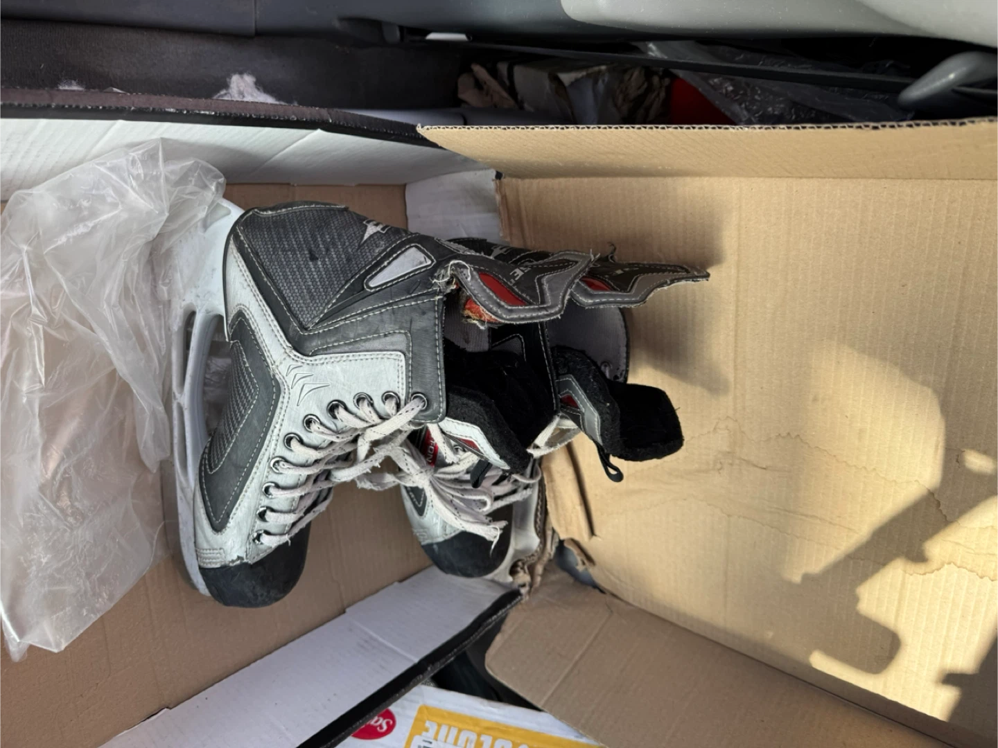Used Bauer Ice Skates, Size 8 fit size 9