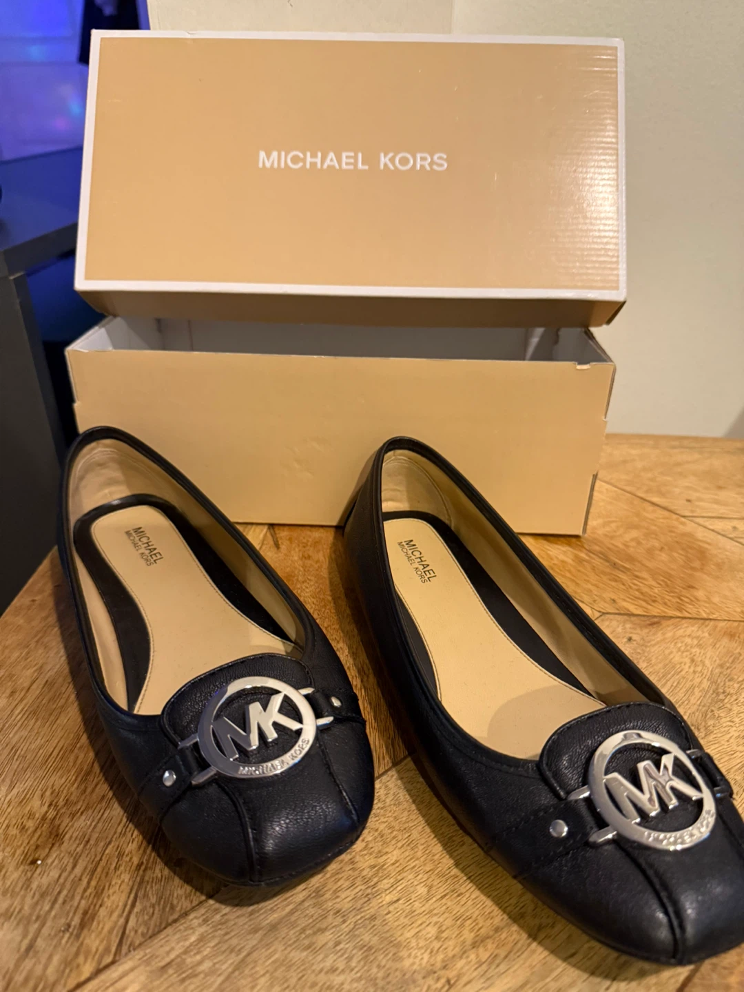 Michael Kors Black Leather Flats - Size 7.5 - photo 3