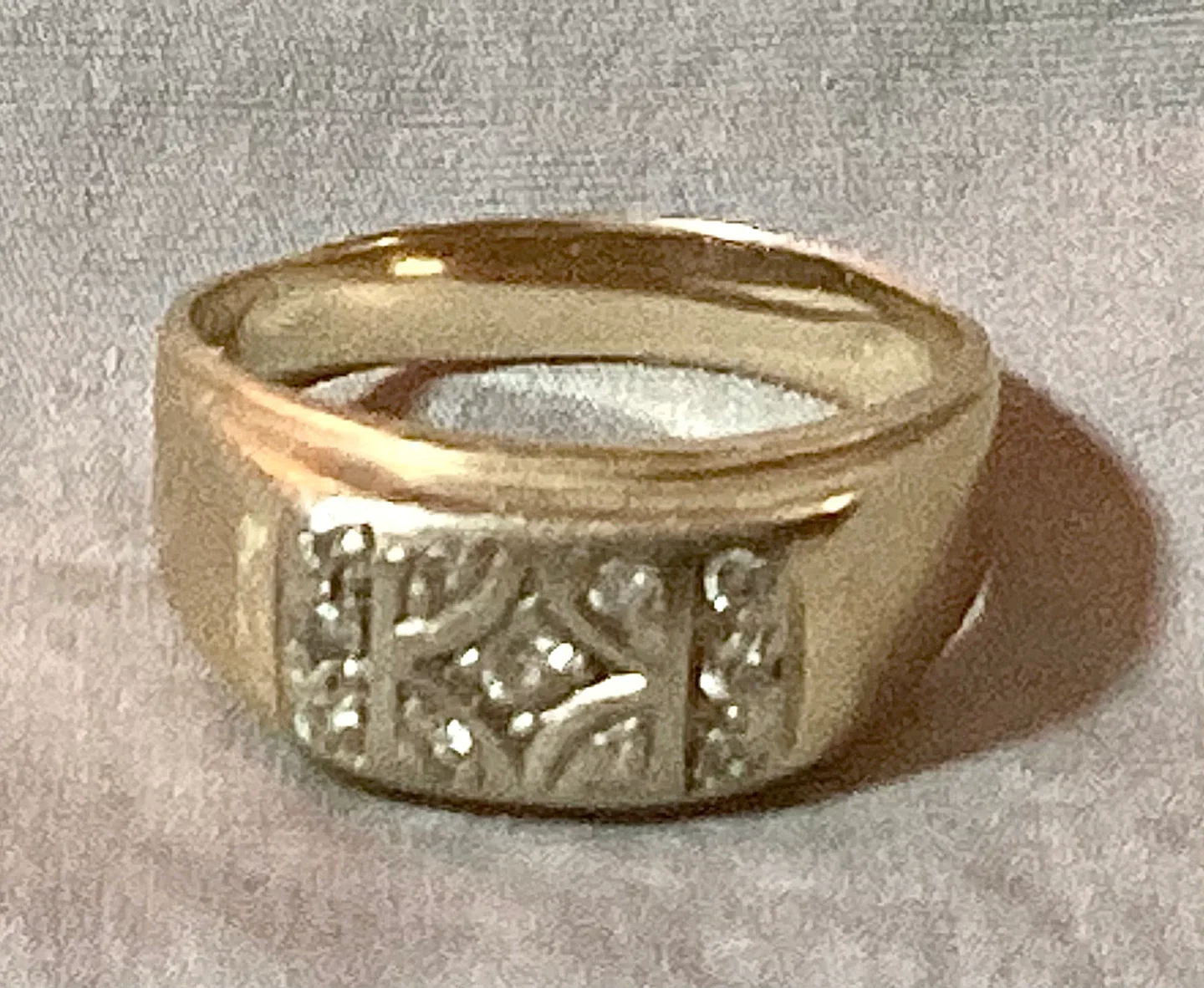 Man’s diamond ring image indicator(2)