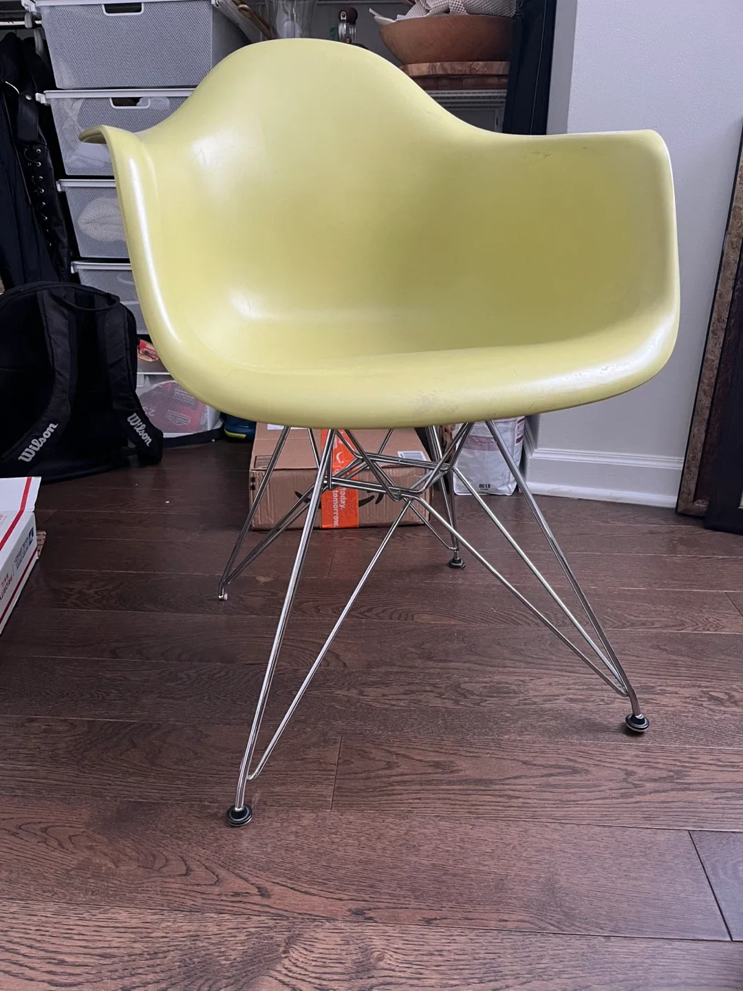 A set of 4 Molded Plastic Armchair - light green