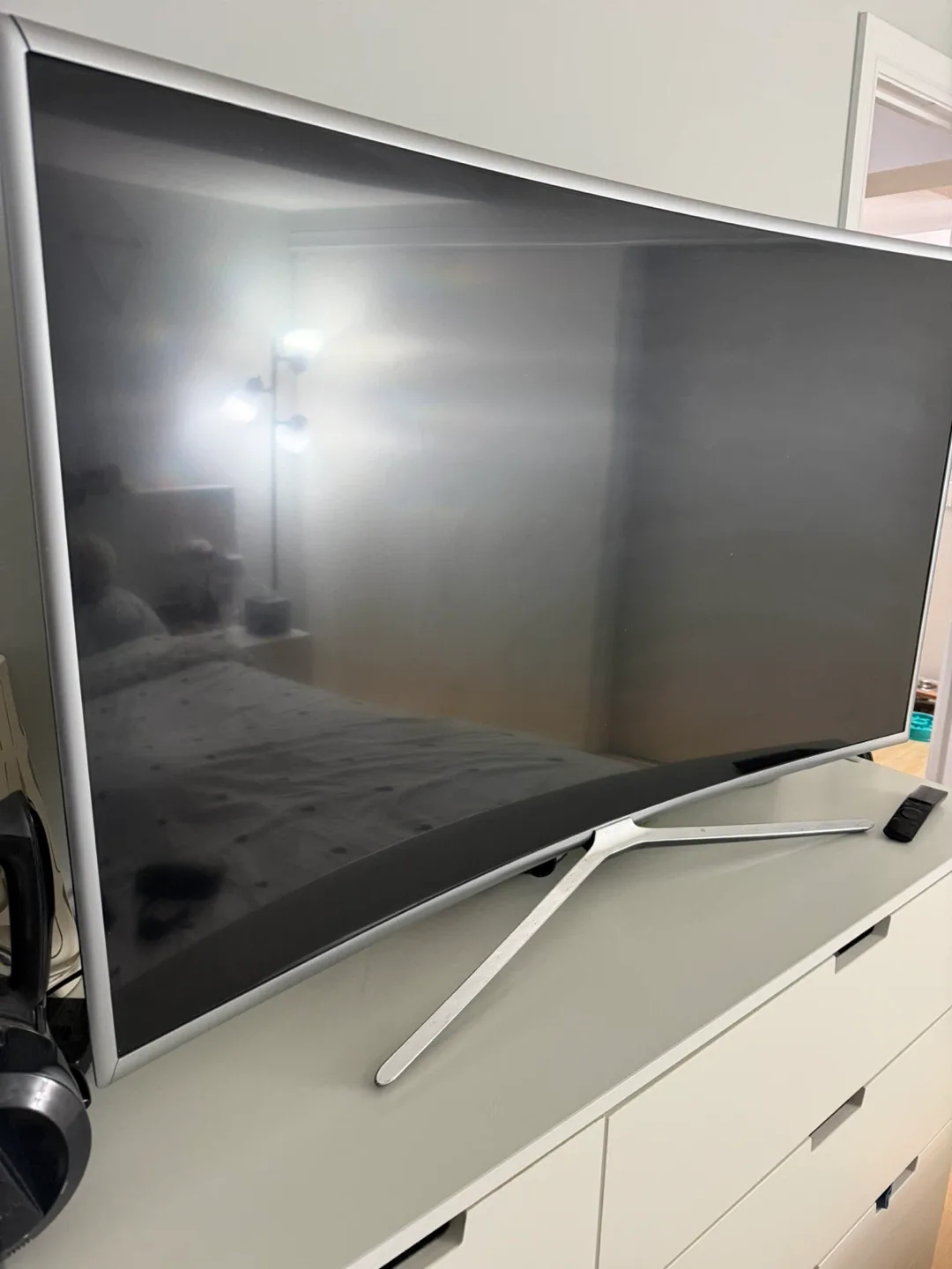 IS NOT TURN ON. Samsung 49" Curved TV image indicator(2)