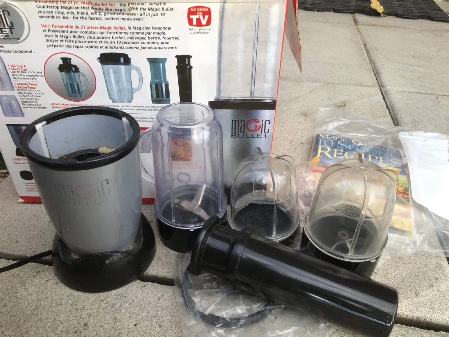Magic Bullet 21-Piece Blender Set image indicator(3)