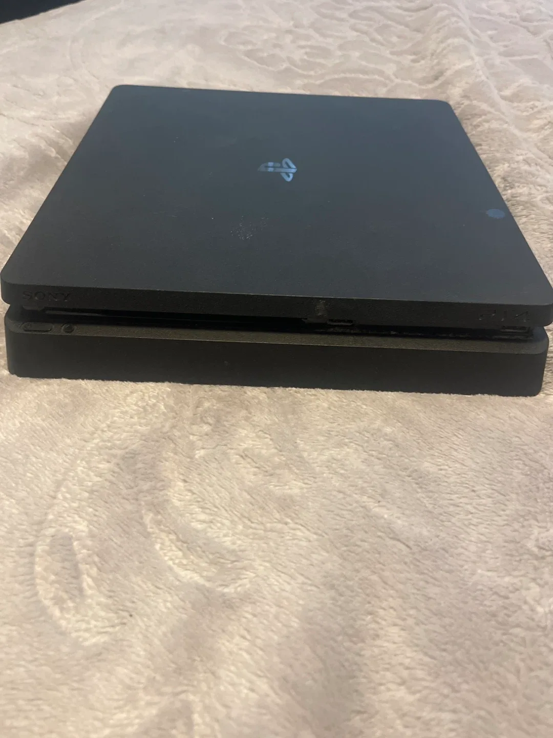 PlayStation 4 Slim Console