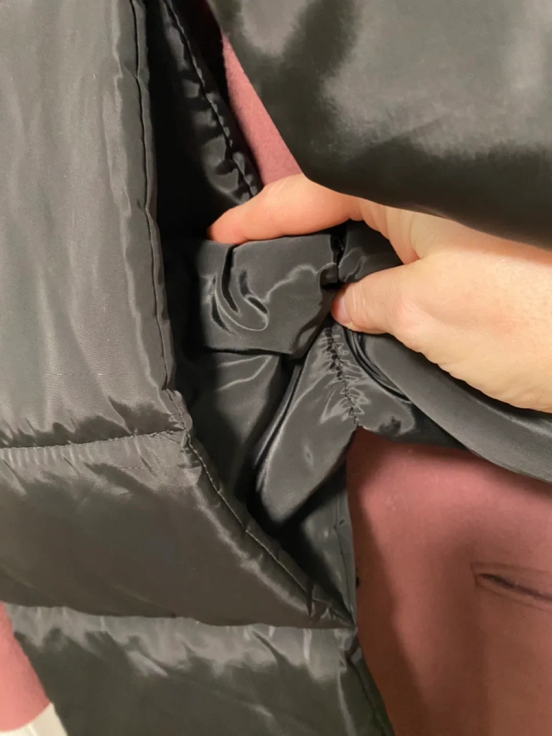 Puffer Scarf - Black image indicator(3)