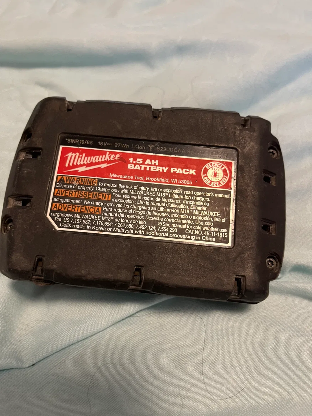 Selling M18 Milwaukee 1.5 AH Battery image indicator(4)