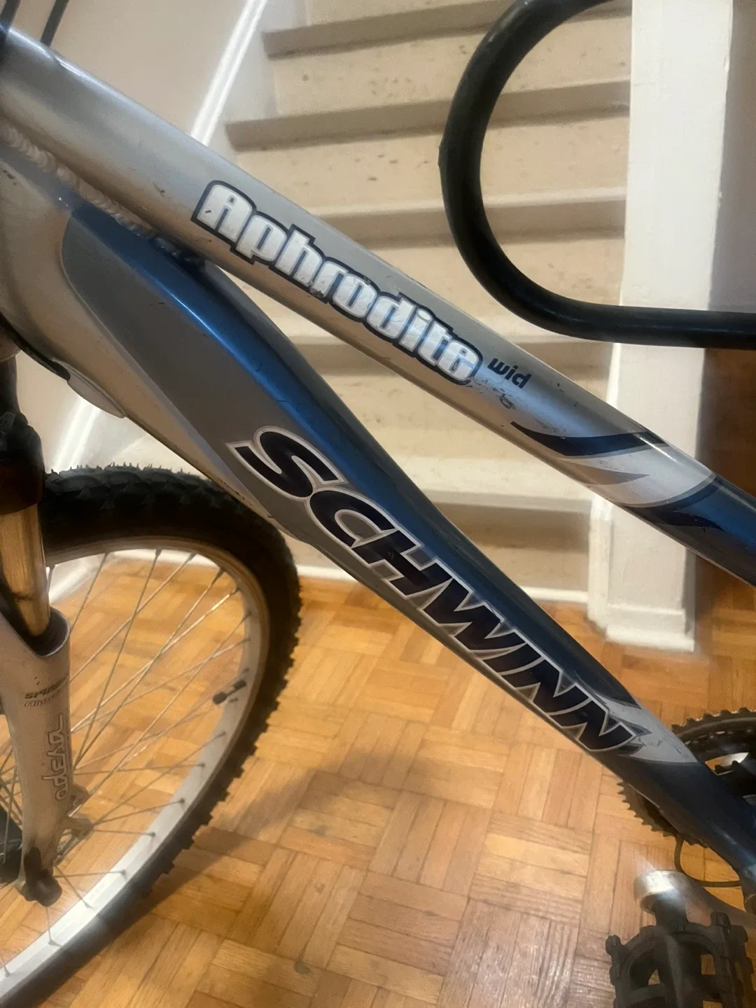 Schwinn Aphrodite Women's Mountain Bike image indicator(2)