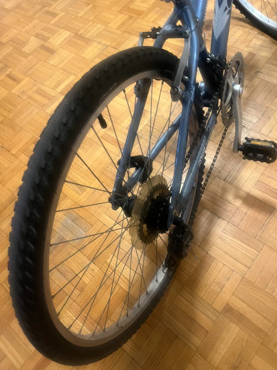 Schwinn Aphrodite Women's Mountain Bike image indicator(5)