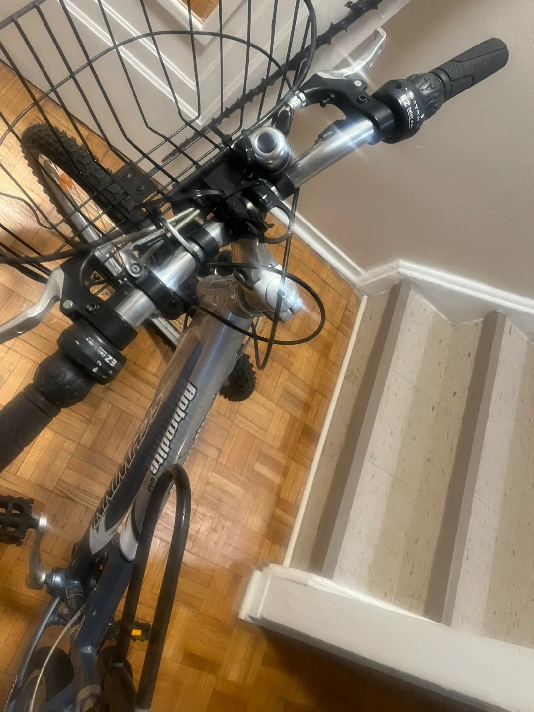 Schwinn Aphrodite Women's Mountain Bike image indicator(7)