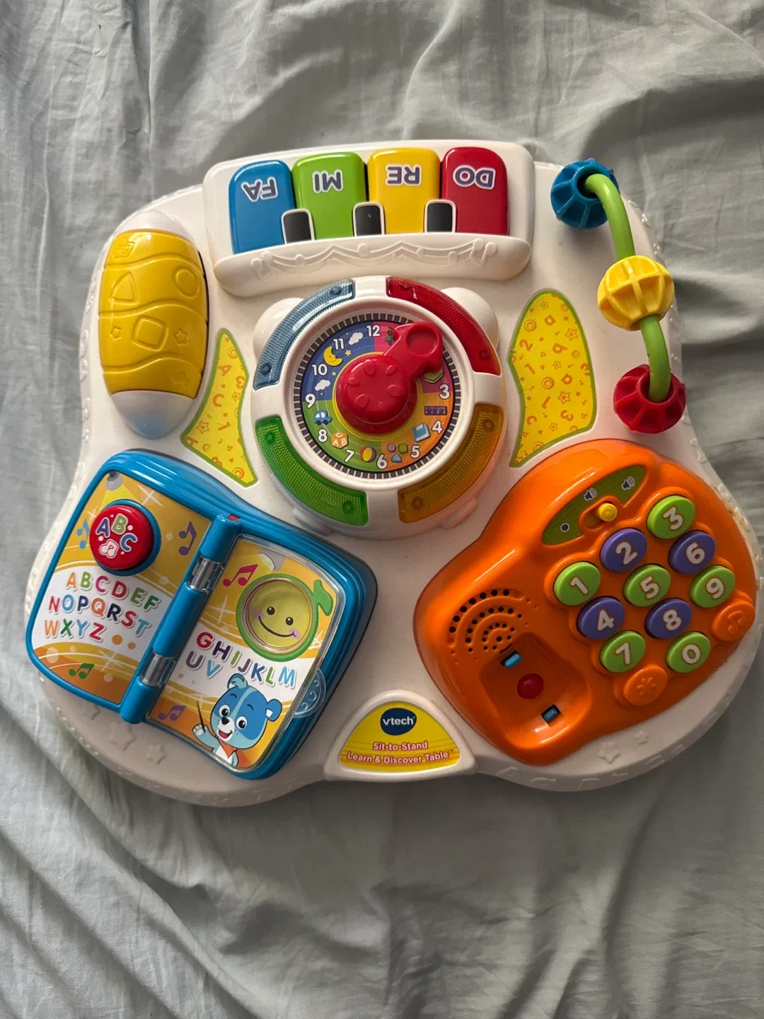 Sit-to-Stand Learn and Discover Table