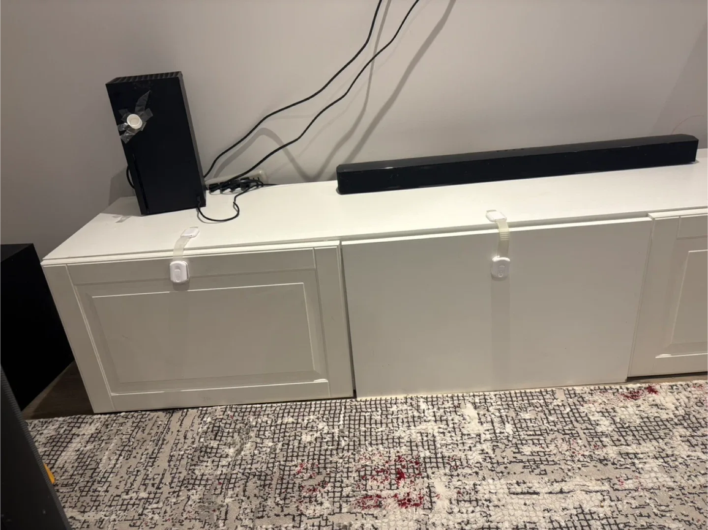 IKEA BESTA TV Bench with Doors - White image indicator(4)