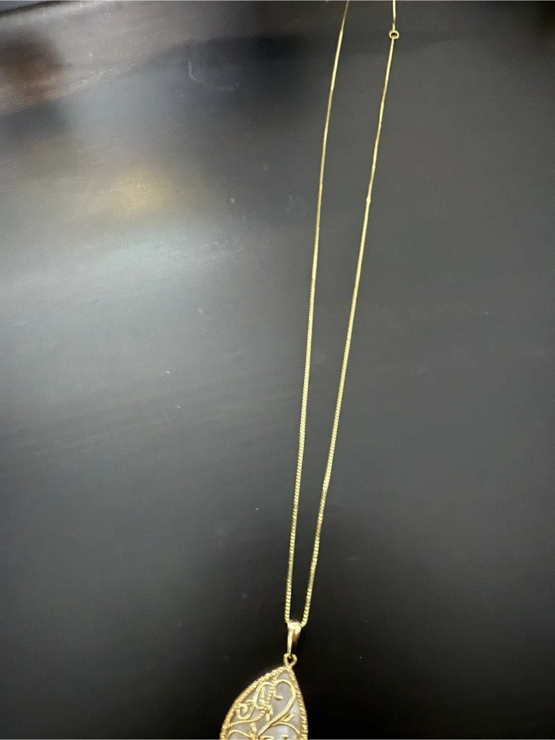 Gold Tone Necklace with Mother of Pearl Pendant image indicator(5)