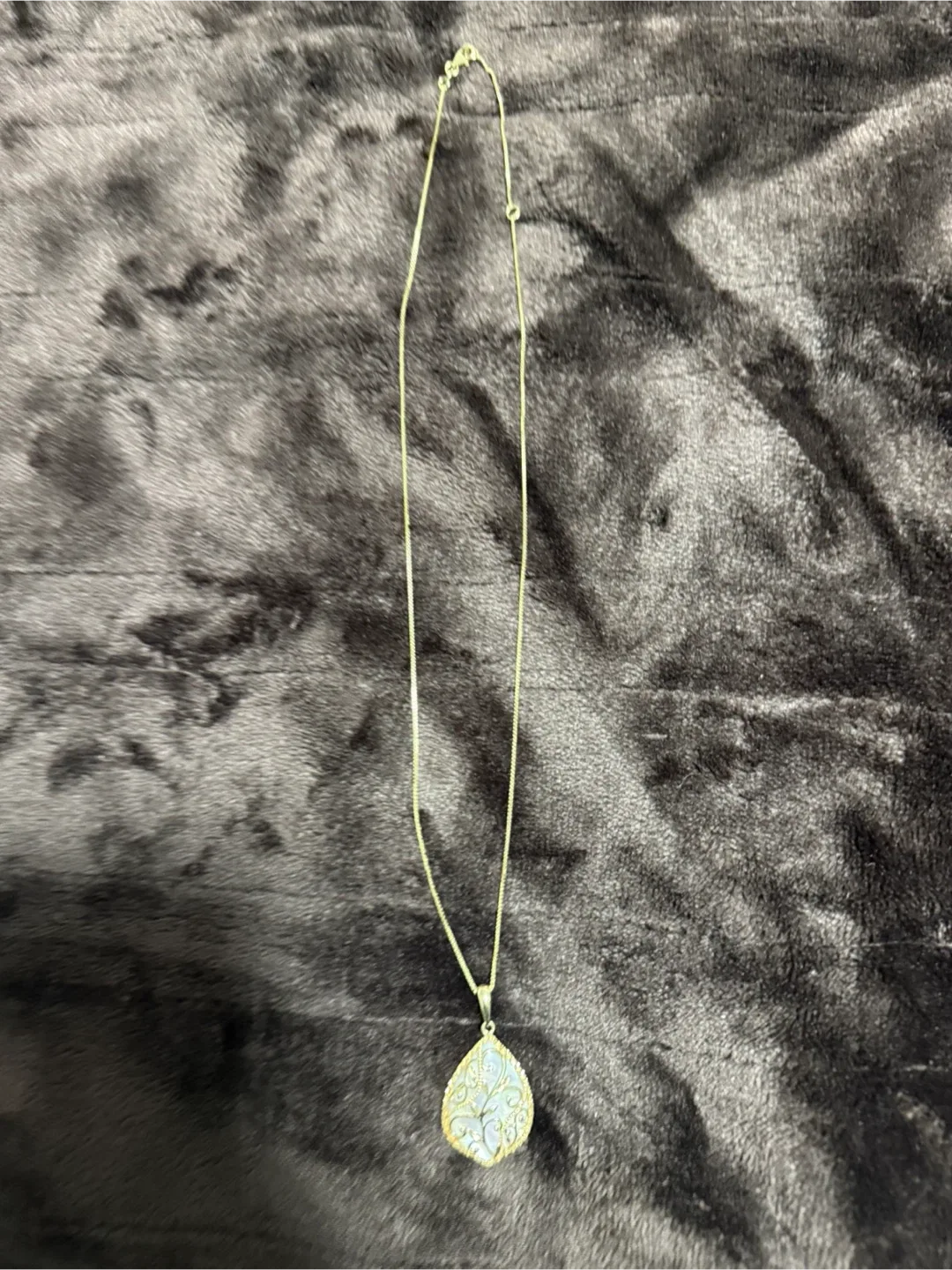 Gold Tone Necklace with Mother of Pearl Pendant