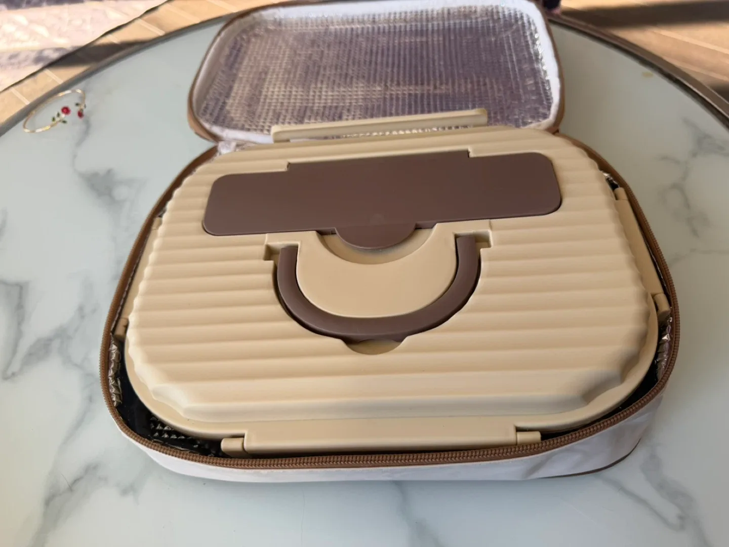 Beige Brown Lunch Box, lunch box image indicator(3)