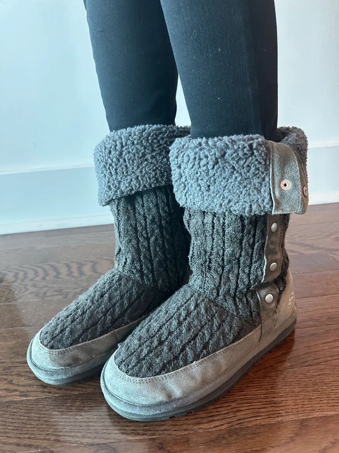 Skechers Gray Knit Boots, Size 6.5 image indicator(2)