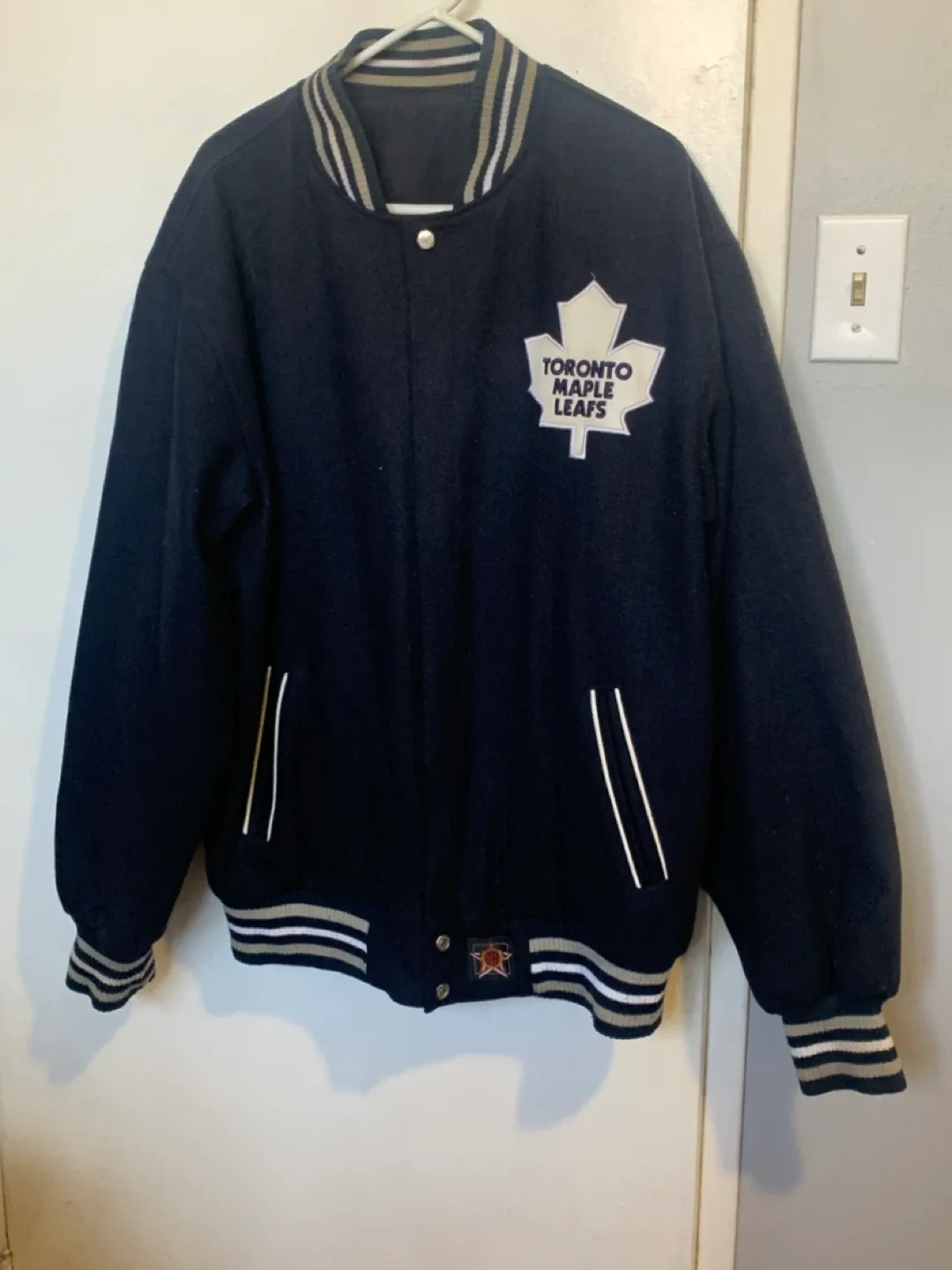 Toronto Maple Leafs “REVERSIBLE” JH Design Jacket