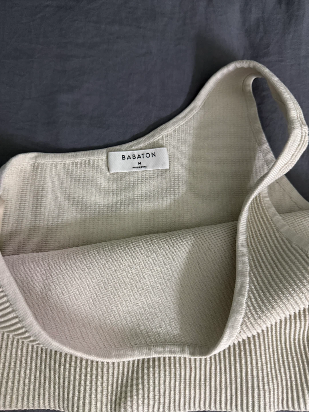 Babaton crop top size M - photo 3
