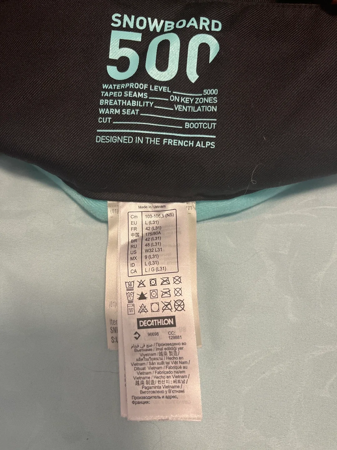 Women’s snow pants. image indicator(2)