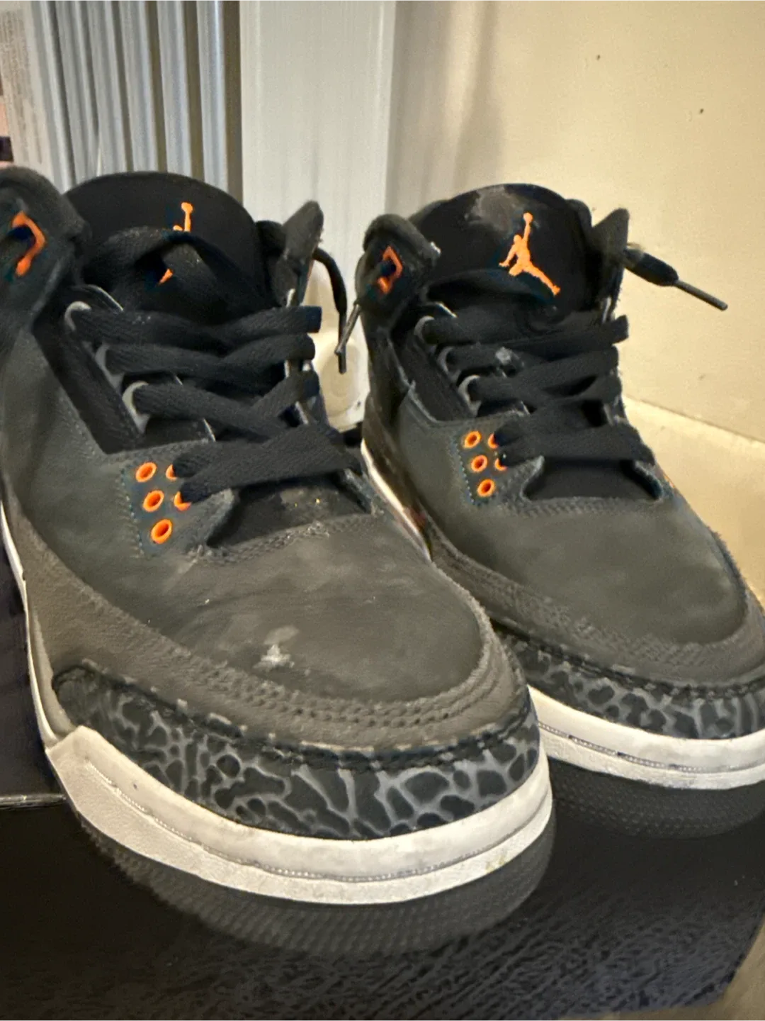 Jordan 3 Retro Black size  7y image indicator(2)