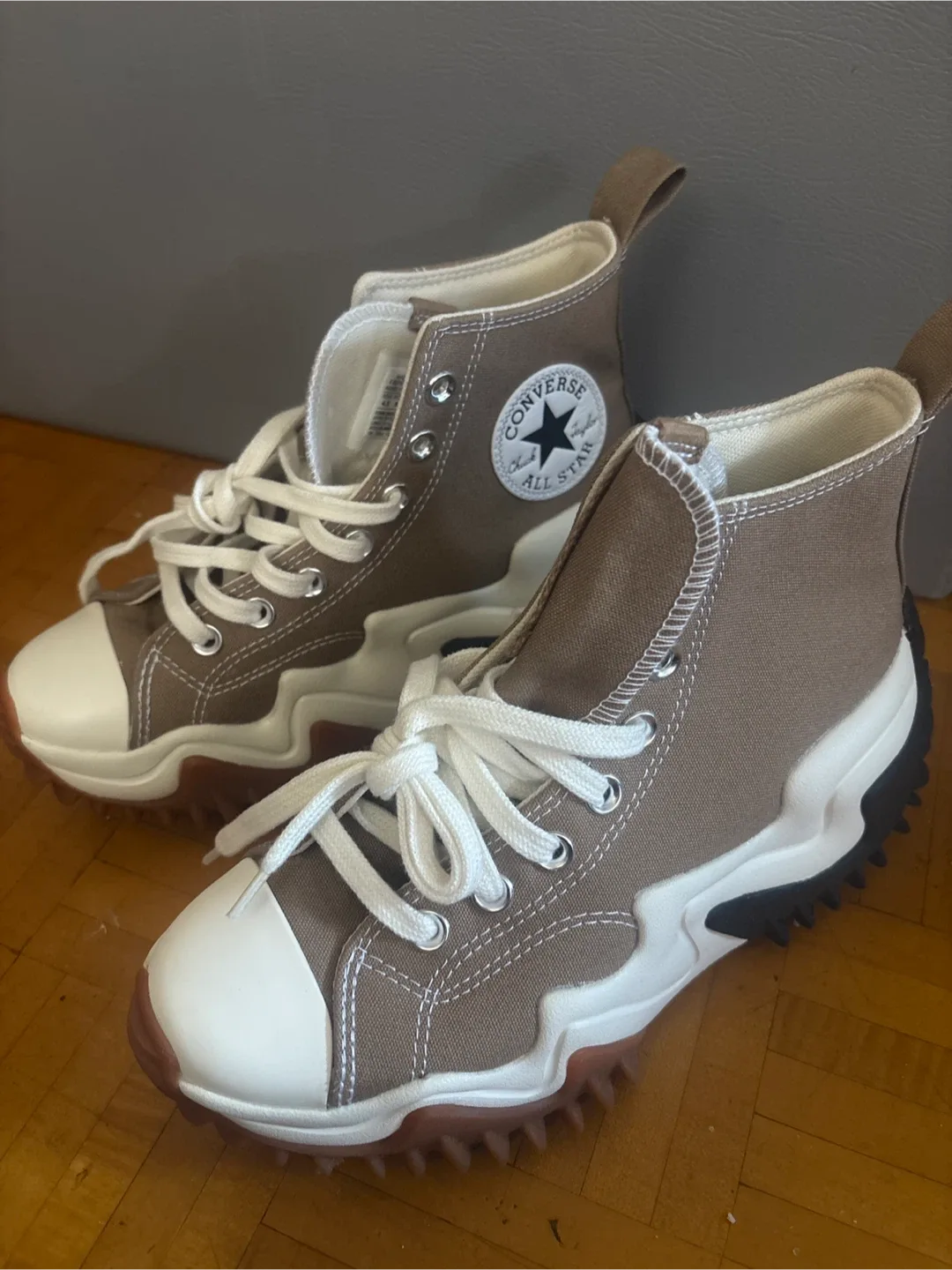 Converse Run Star Hike Platform high top - Size 6