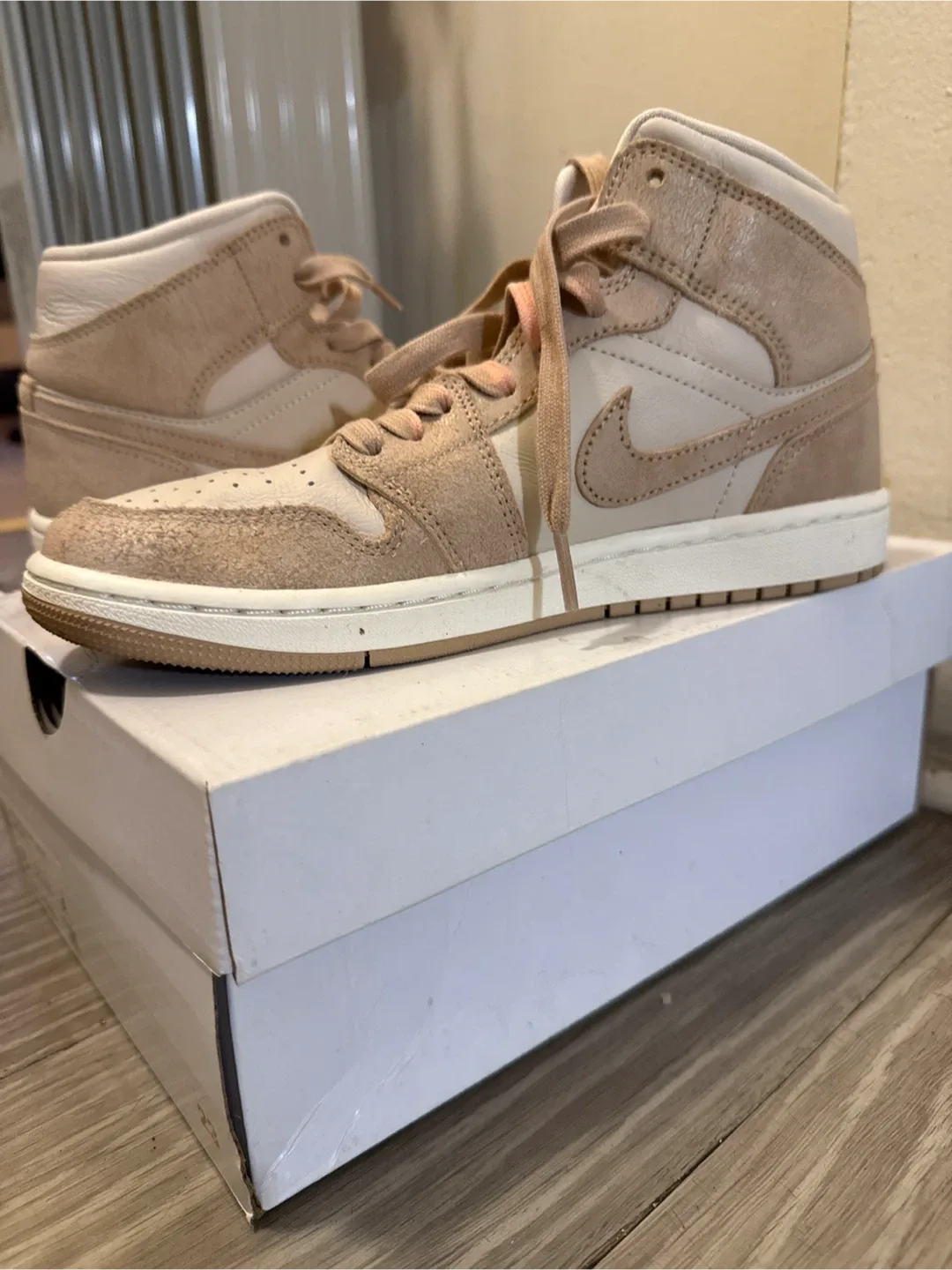 Nike Air Jordan 1 Mid Sanddrift