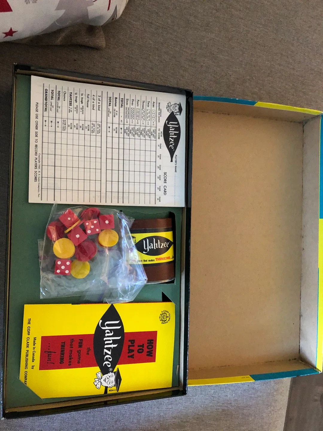 Vintage Yahtzee Game image indicator(2)