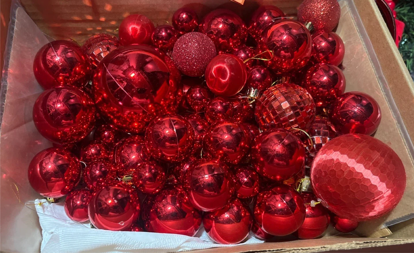 NOMA 7' Durand Pre-lit Christmas Tree + Ornaments - photo 4