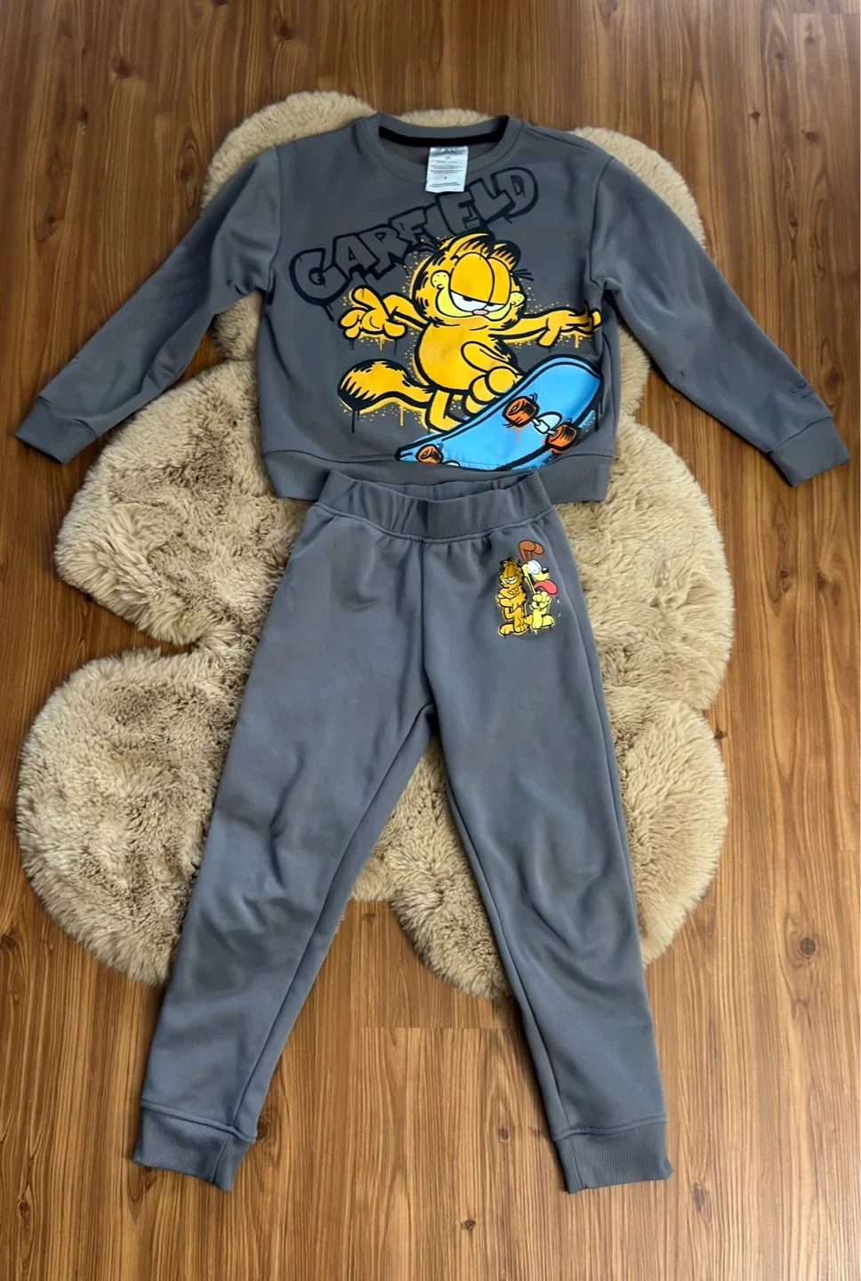 Garfield Kids' Sweat Suit - Size 6T