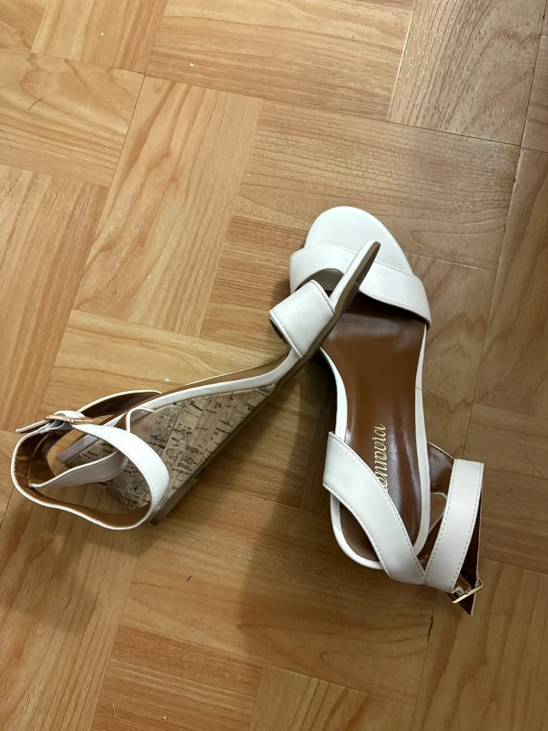 Monrovia White Wedge Sandals - Size 9.5