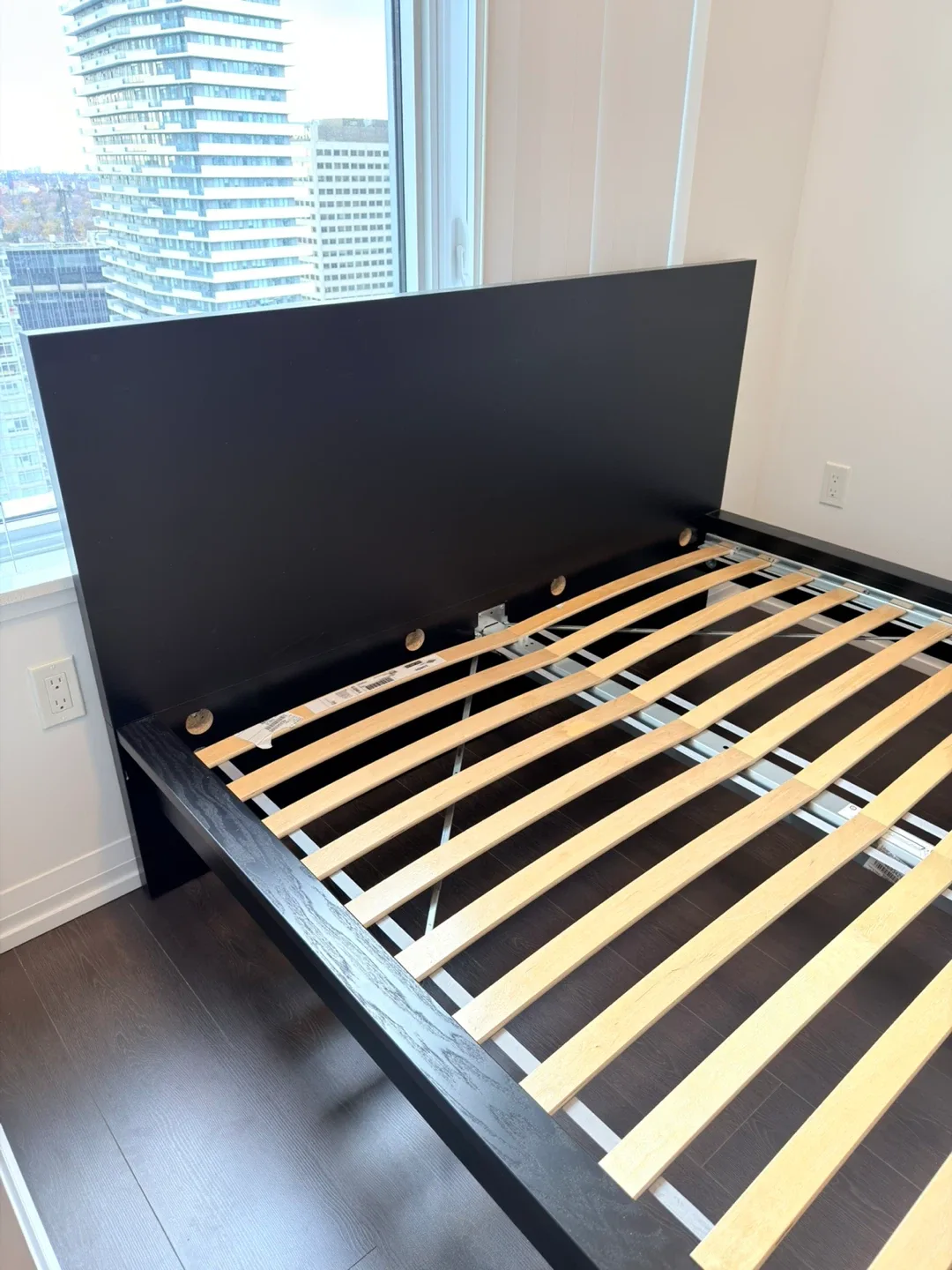 Queen Size Bedframe image indicator(5)